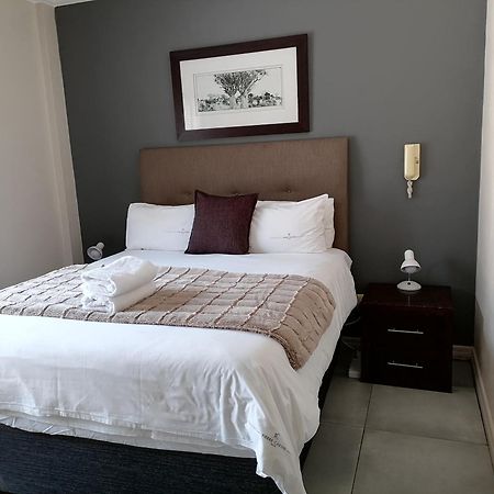 Emabheleni Executive Suites Westpoint Йоханесбург Екстериор снимка