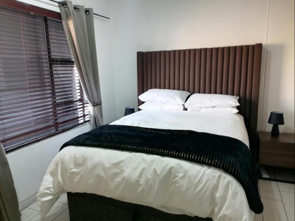 Emabheleni Executive Suites Westpoint Йоханесбург Стая снимка