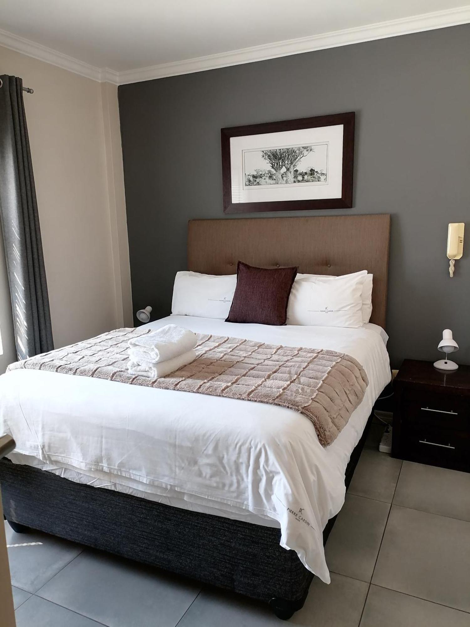 Emabheleni Executive Suites Westpoint Йоханесбург Екстериор снимка